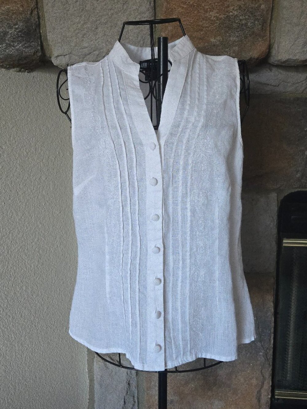 Carole Little Linen Pintuck Button-Up Blouse (S)